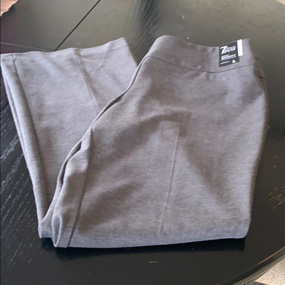 L Petite 7th Avenue Pull-On Pant.